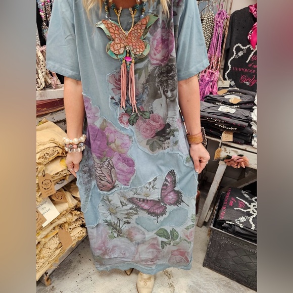 NWT A Rare Bird Butterfly Garden T Shirt Dress - Picture 3 of 13